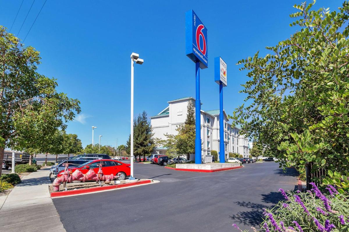 Motel 6-Belmont CA - San Francisco - Redwood City - image 2