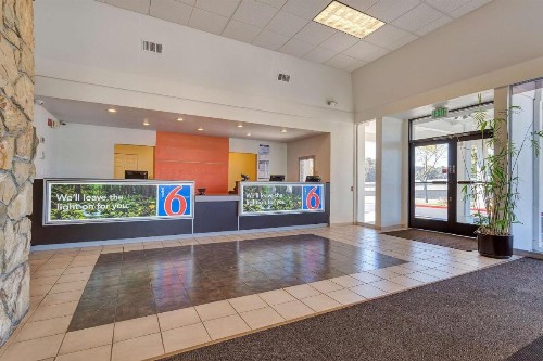 Motel 6-Belmont CA - San Francisco - Redwood City - image 3