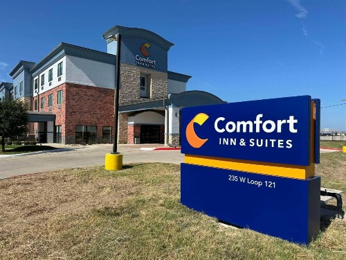 Expo Inn and Suites - image 2