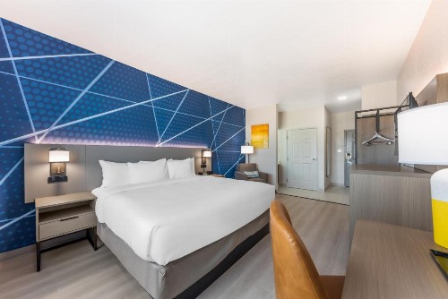 Expo Inn and Suites - image 20