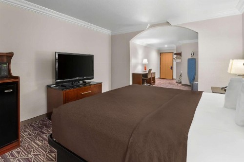 SureStay Plus Hotel by Best Western Benbrook Ft Worth - image 22