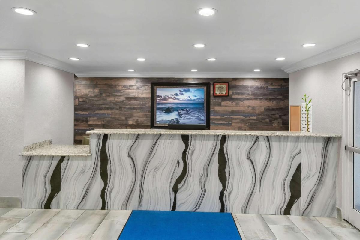 SureStay Plus Hotel by Best Western Benbrook Ft Worth - image 4