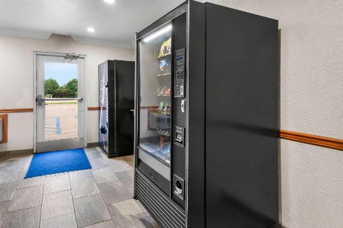 SureStay Plus Hotel by Best Western Benbrook Ft Worth - image 9