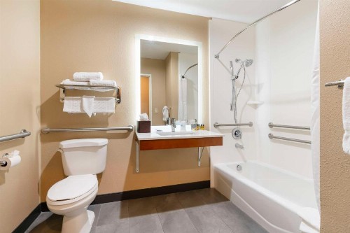 Best Western Plus Bend North - image 17