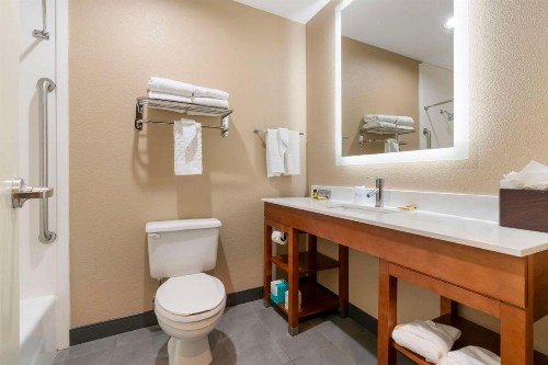 Best Western Plus Bend North - image 21