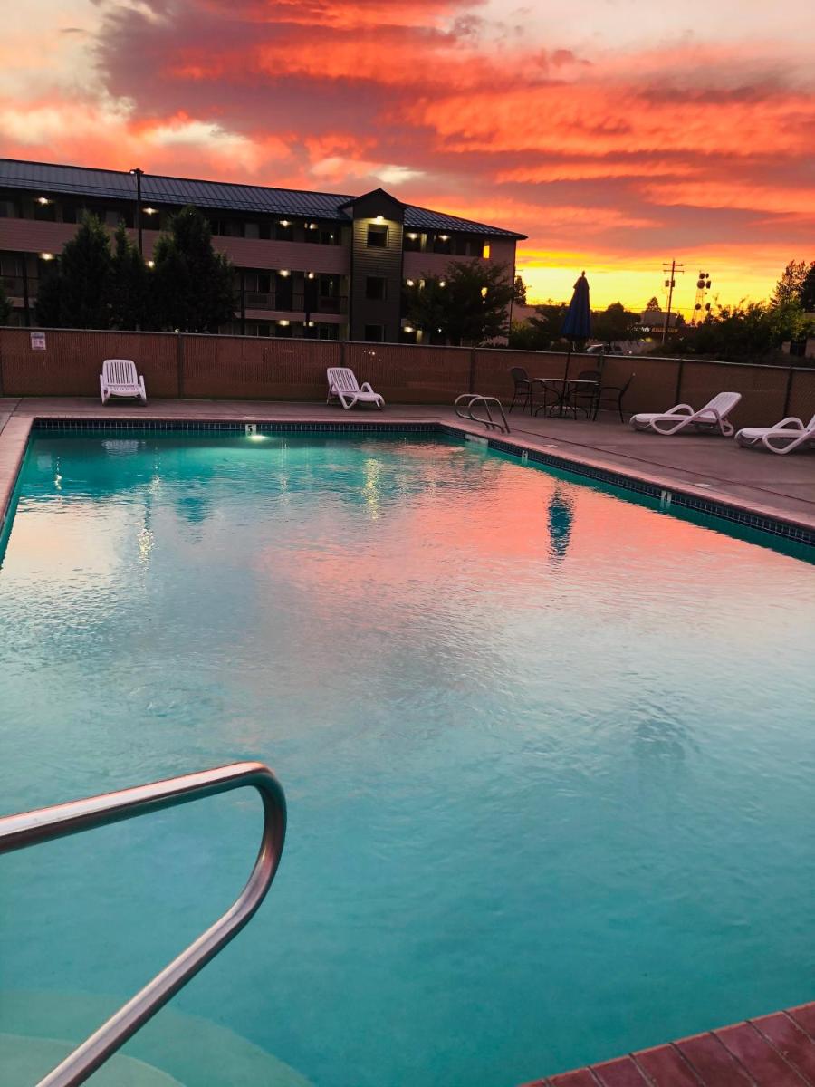 Sugarloaf Mountain Motel - main image