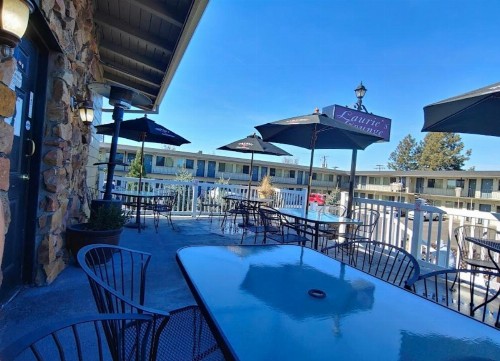 Econo Lodge Bend - image 3
