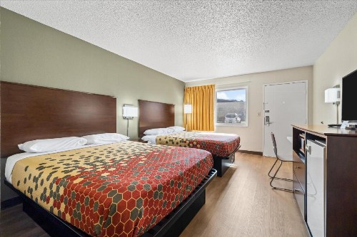 Econo Lodge Bend - image 4