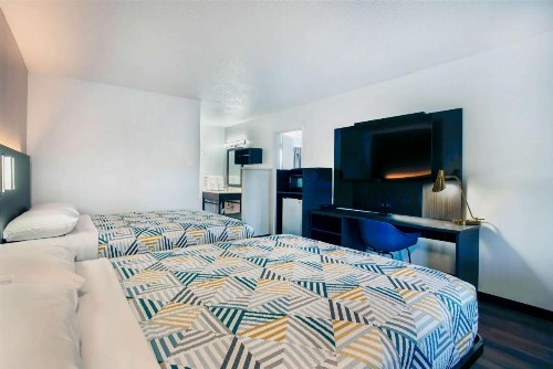 Motel 6-Bend OR - image 15