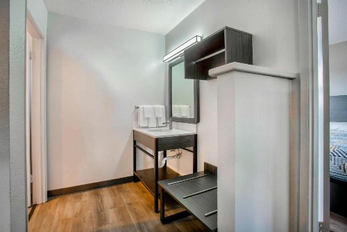 Motel 6-Bend OR - image 18