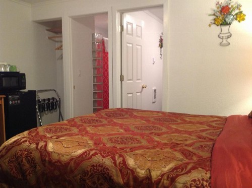 Holiday Motel Bend - image 14