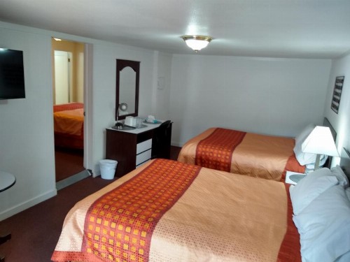 Holiday Motel Bend - image 19