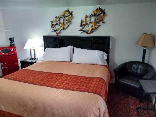 Holiday Motel Bend - image 28