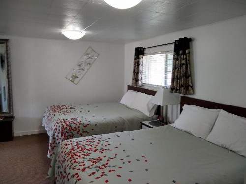 Holiday Motel Bend - image 36