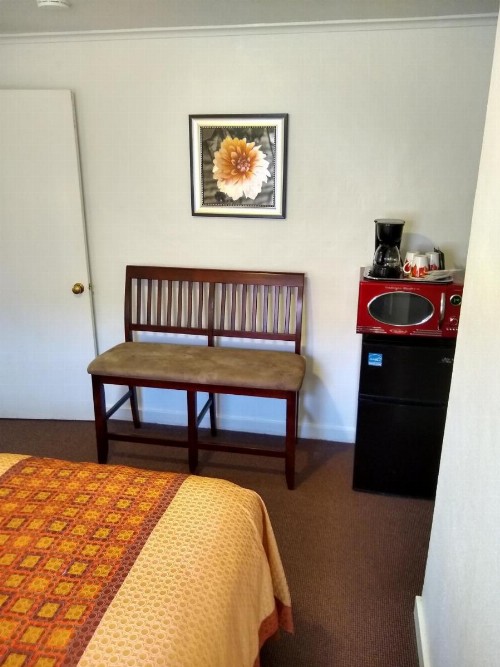 Holiday Motel Bend - image 4