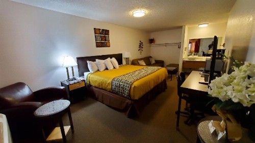 Motel West - image 13