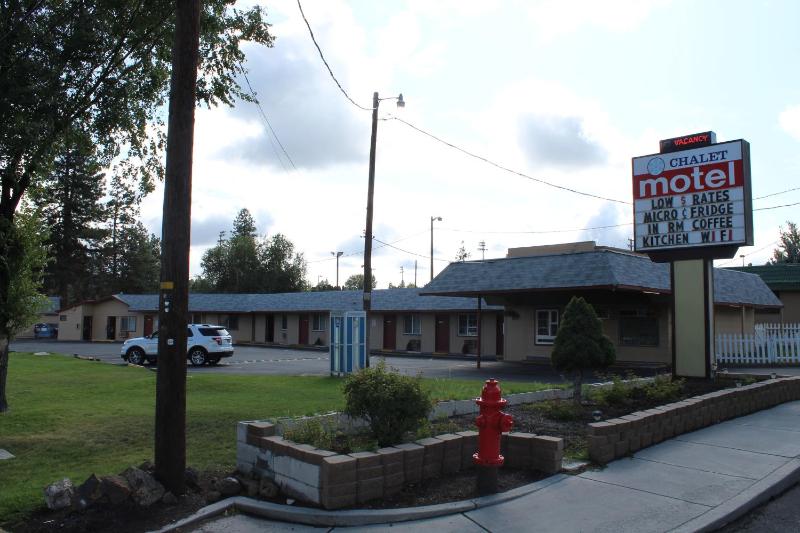 Chalet Motel - image 4