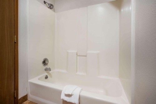 La Quinta Inn by Wyndham Bend - image 16