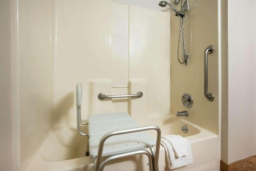 La Quinta Inn by Wyndham Bend - image 19