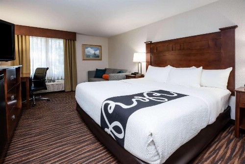 La Quinta Inn by Wyndham Bend - image 23