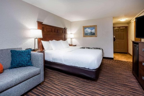 La Quinta Inn by Wyndham Bend - image 27