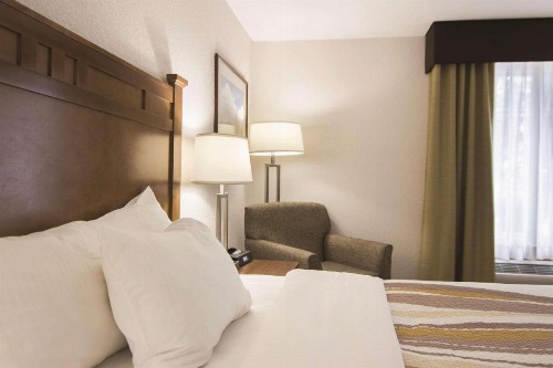 La Quinta Inn by Wyndham Bend - image 31
