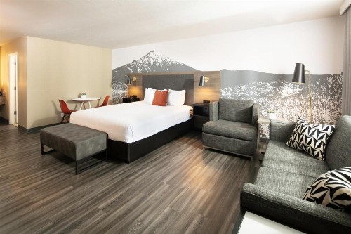 Waypoint Hotel - image 12