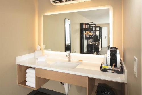 Waypoint Hotel - image 39
