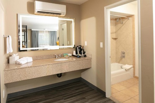 Waypoint Hotel - image 6