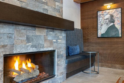 DoubleTree by Hilton Bend - image 10
