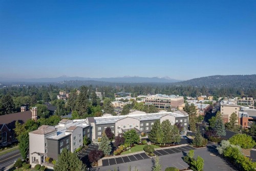 DoubleTree by Hilton Bend - image 15