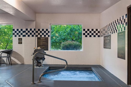 DoubleTree by Hilton Bend - image 17