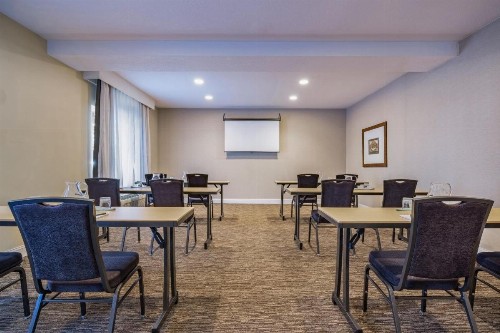 DoubleTree by Hilton Bend - image 27