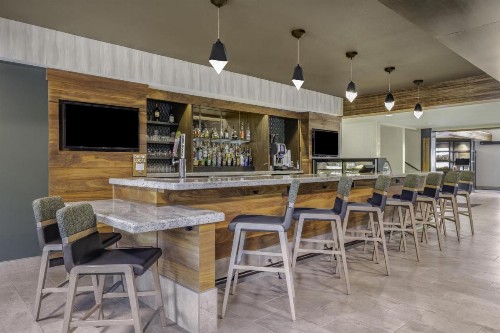 DoubleTree by Hilton Bend - image 29