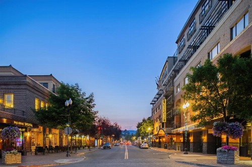 DoubleTree by Hilton Bend - image 34