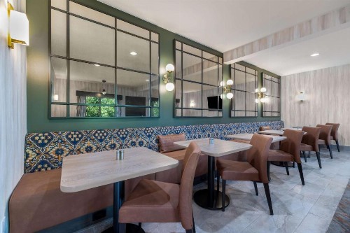 DoubleTree by Hilton Bend - image 44