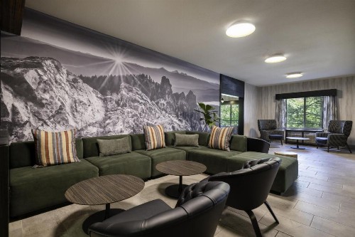 DoubleTree by Hilton Bend - image 45