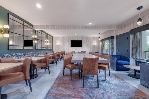 DoubleTree by Hilton Bend - image 8