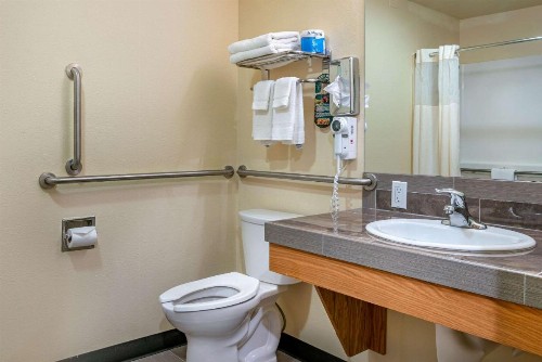 Quality Inn Bend - image 18