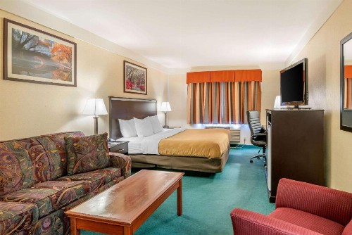 Quality Inn Bend - image 20