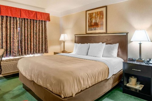 Quality Inn Bend - image 3