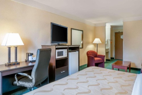Quality Inn Bend - image 31