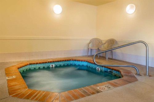 Quality Inn Bend - image 33