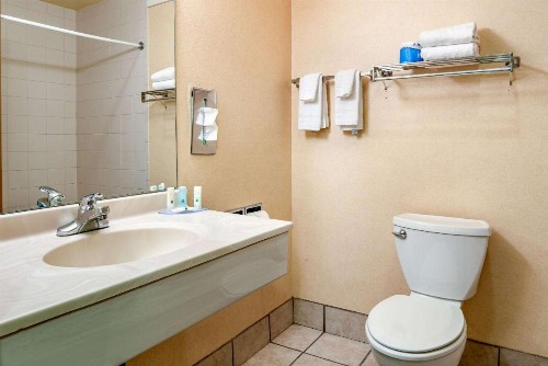 Quality Inn Bend - image 36