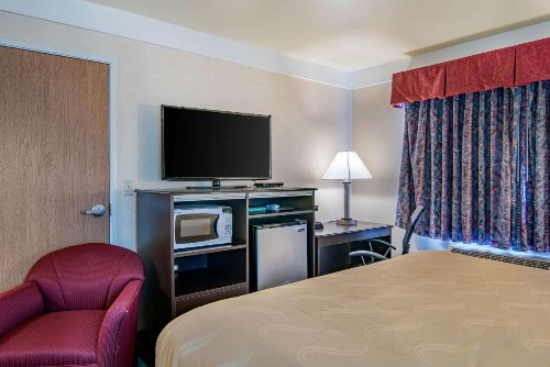 Quality Inn Bend - image 38