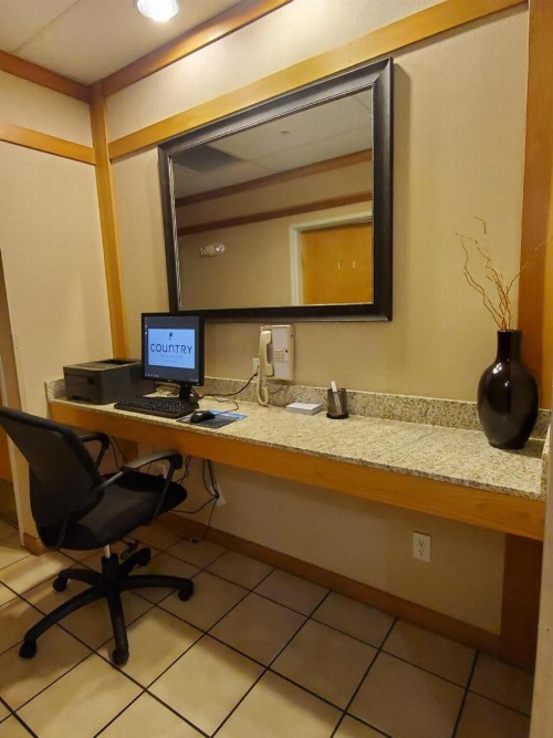 Country Inn & Suites by Radisson Bend OR - image 20
