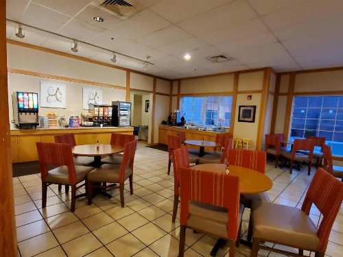 Country Inn & Suites by Radisson Bend OR - image 30