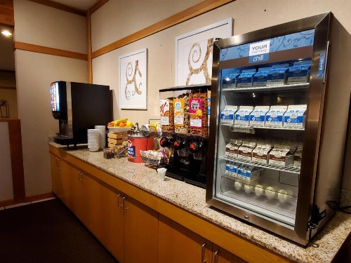 Country Inn & Suites by Radisson Bend OR - image 32
