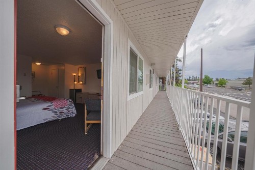Budget Inn Bend - image 10