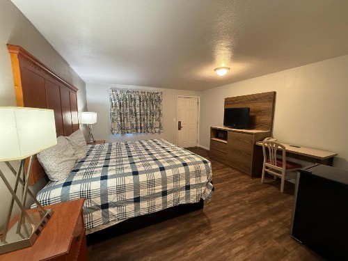 Budget Inn Bend - image 11